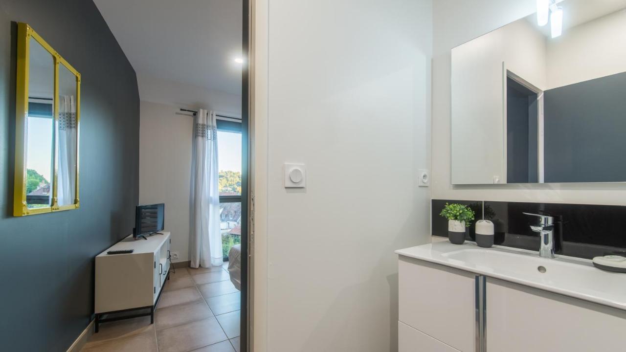 Ferienwohnung Plein Soleil Avec Jacuzzi Privatif Et Parking Prive Sarlat Exterior foto